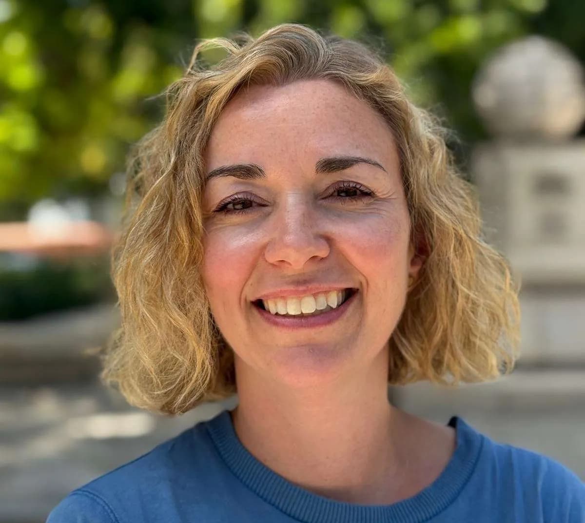 Sarah, founder of The Bright and the Curious